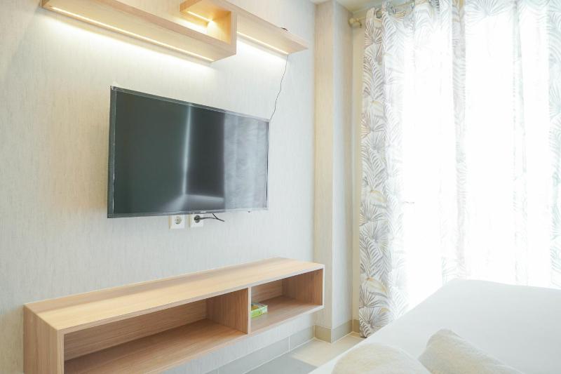 Cozy Living Studio Apartment Mustika Golf Residence By Travelio - image 20