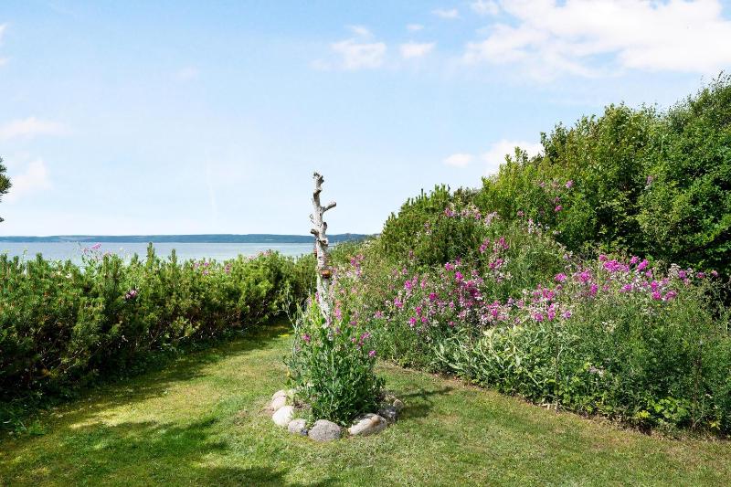 Romantic Seaside Cottage With Panoramic Views Just 20 Meters From The Beach - image 35