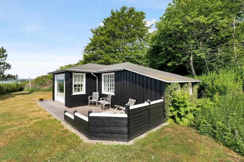 Romantic Seaside Cottage With Panoramic Views Just 20 Meters From The Beach - image 39