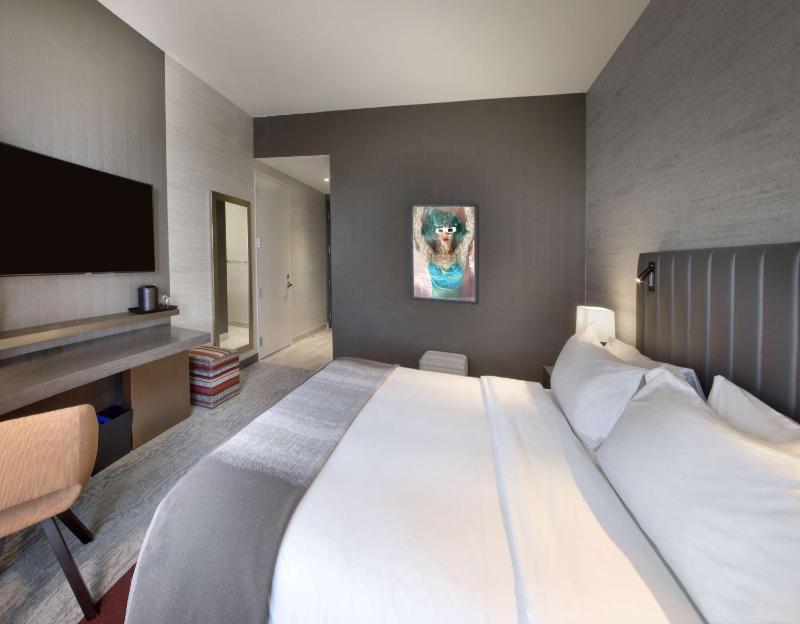 King Room image 3