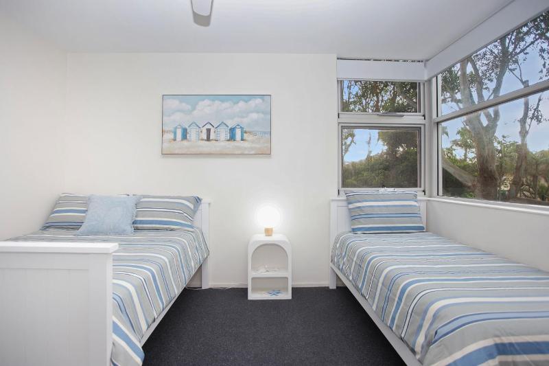 Beachfront on Bennetts Beaches Apartment 4 - image 4