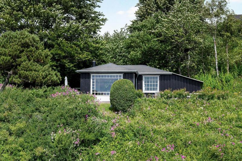 Romantic Seaside Cottage With Panoramic Views Just 20 Meters From The Beach - image 10
