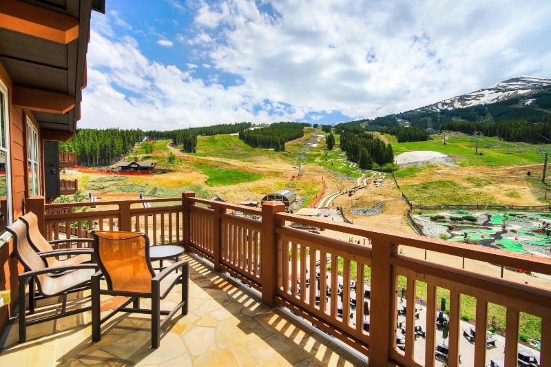 Luxury 4 Bedroom Condo on Peak 8 - image 22