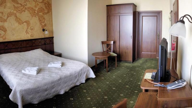 Double or Twin Room image 2