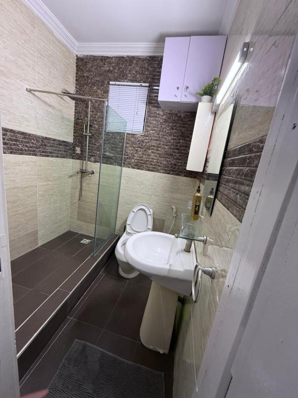 Balcony Teal Snug Open-Plan Studio Unit in Lekki Phase 1-Netflix Wi-Fi 24-7 Light Washer Kitchen - image 14