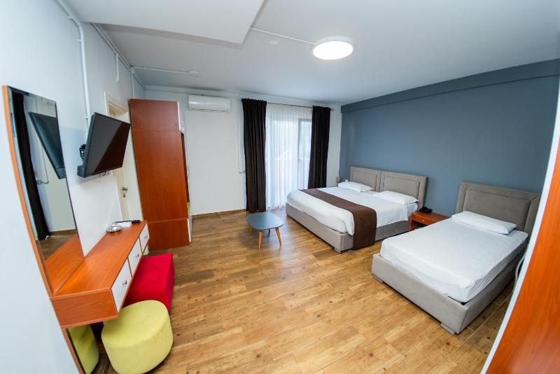 Triple Room image 4