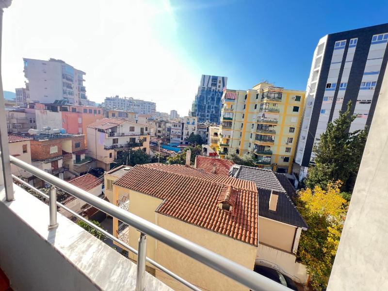 The Wink & Pink Apartment with Balcony - image 3