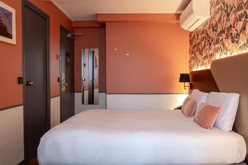 Double Room image 1