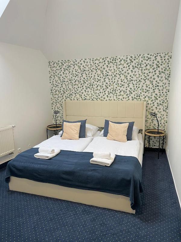 One-Bedroom Suite image 4