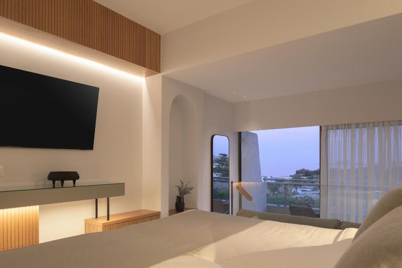 Double Sea View Room image 4