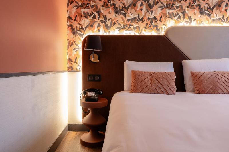Double Room image 4