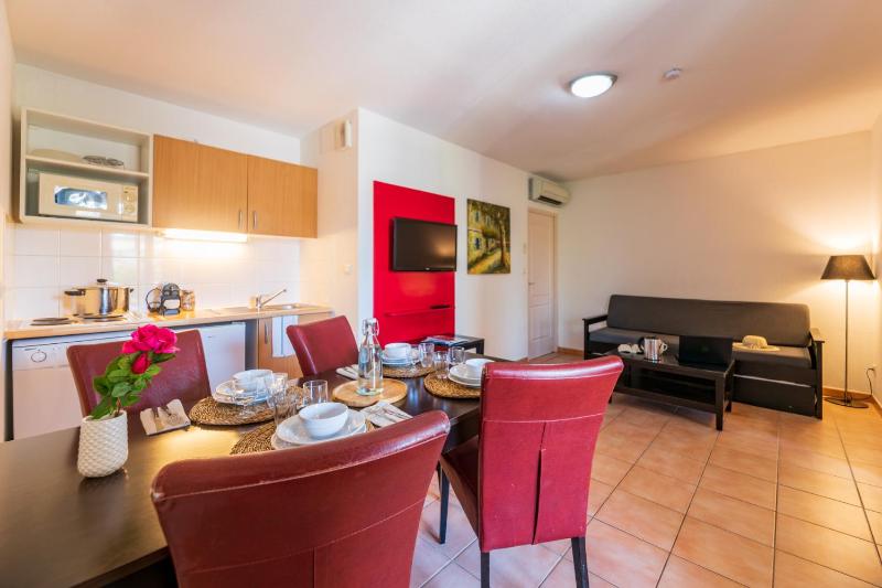 Superior Apartment image 3