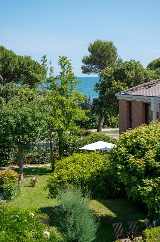 Family Room (2 Adults + 2 Children) image 3