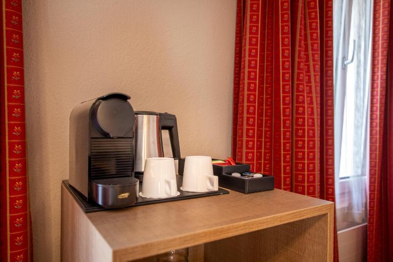 Deluxe Double Room image 3
