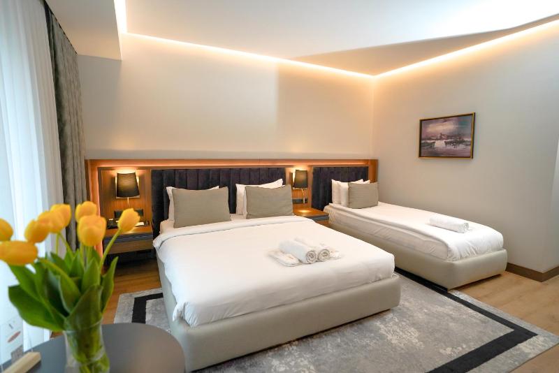 Deluxe Triple Room image 4