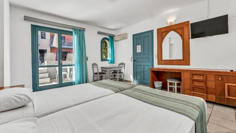 Double Room Pool View image 3