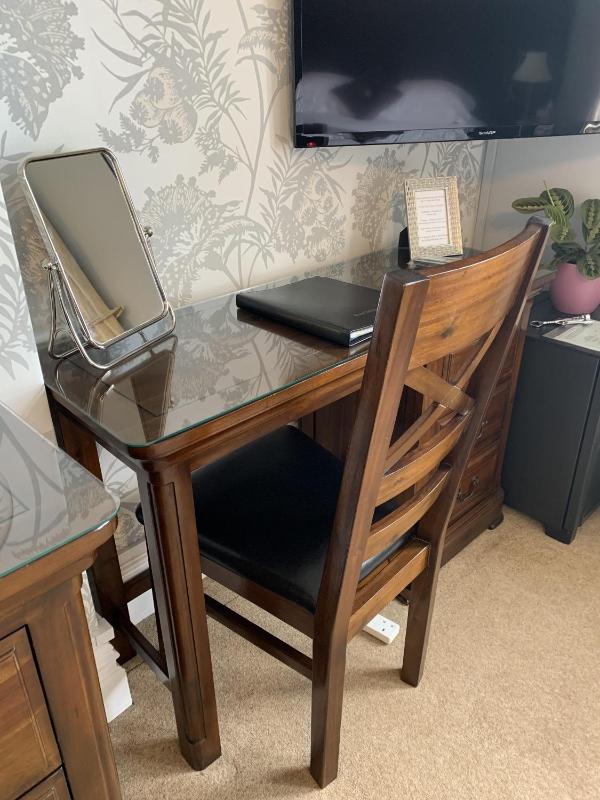 Deluxe King Room image 1