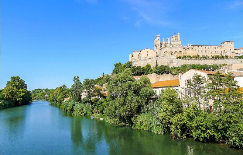 Amazing Home In Serignan - image 12