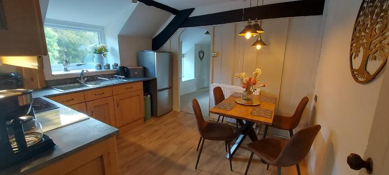 Deluxe Two-Bedroom Apartment with Garden View image 4
