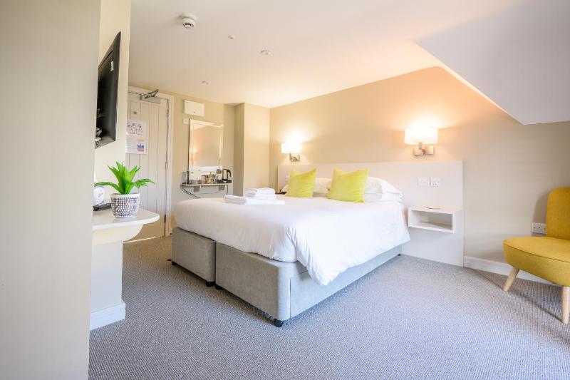Superior Deluxe Double or Twin Room  image 2