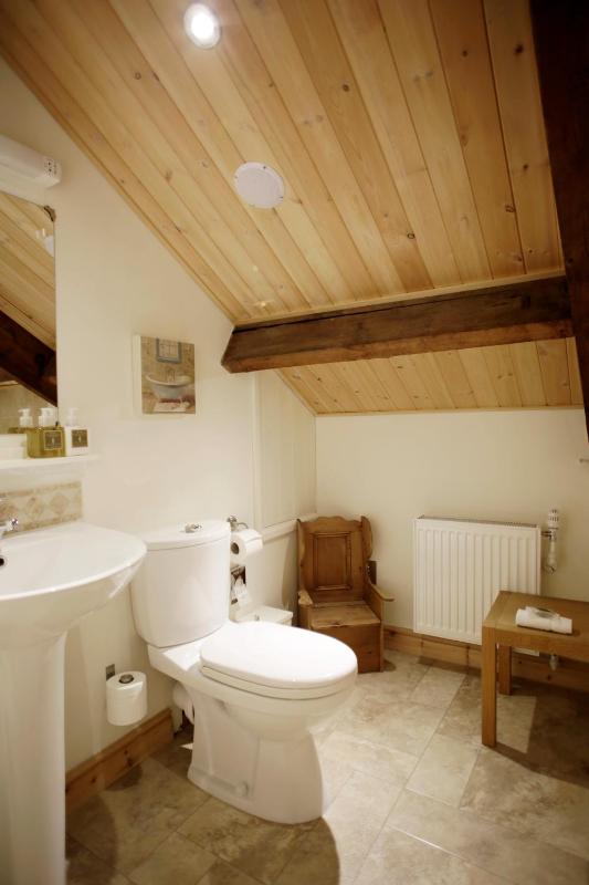 Superior Double or Twin Room image 4