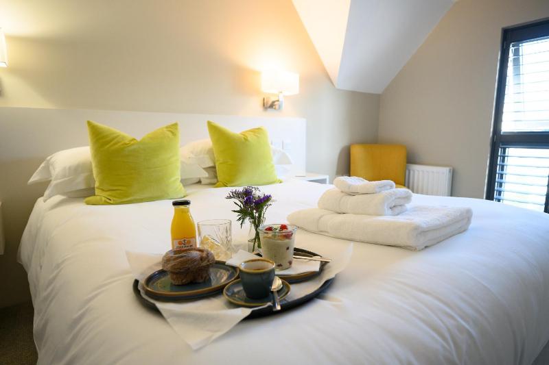 King Room image 3