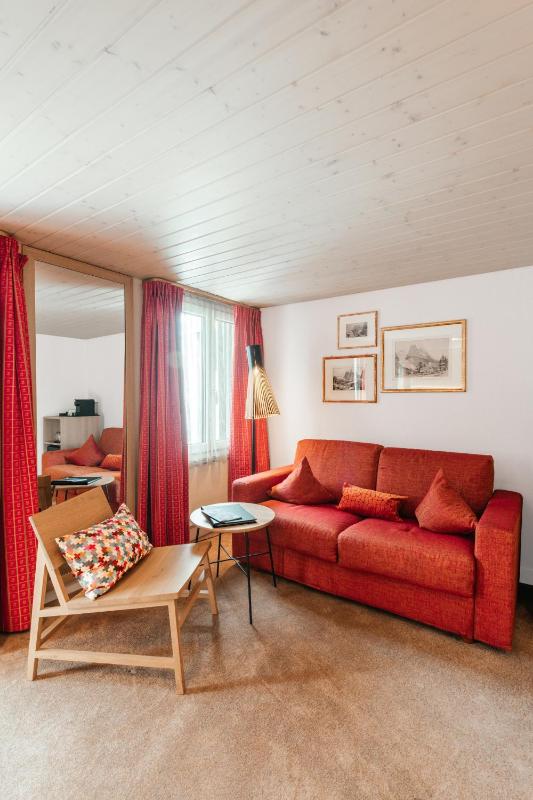 Deluxe Double Room Eiger View with balcony image 3