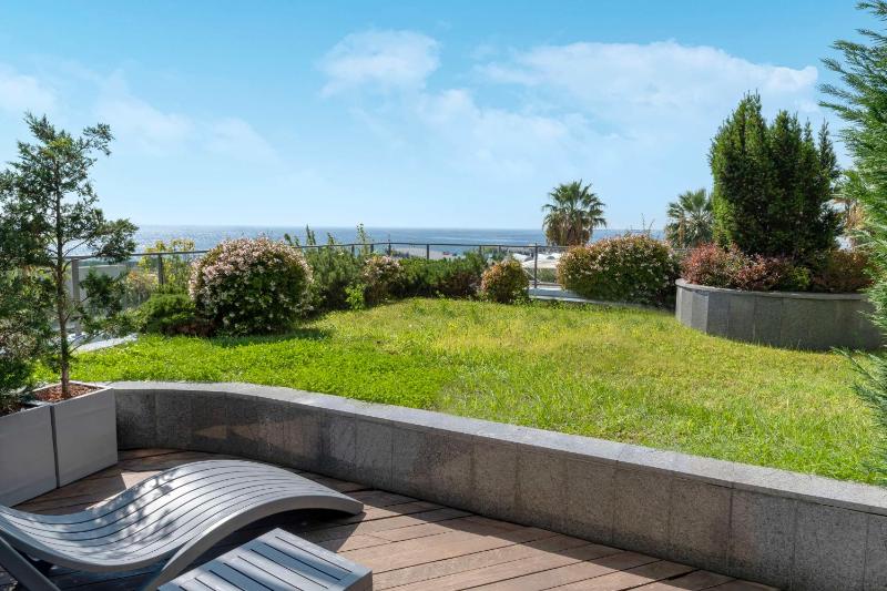 Premium Room with Balcony and Garden View image 3