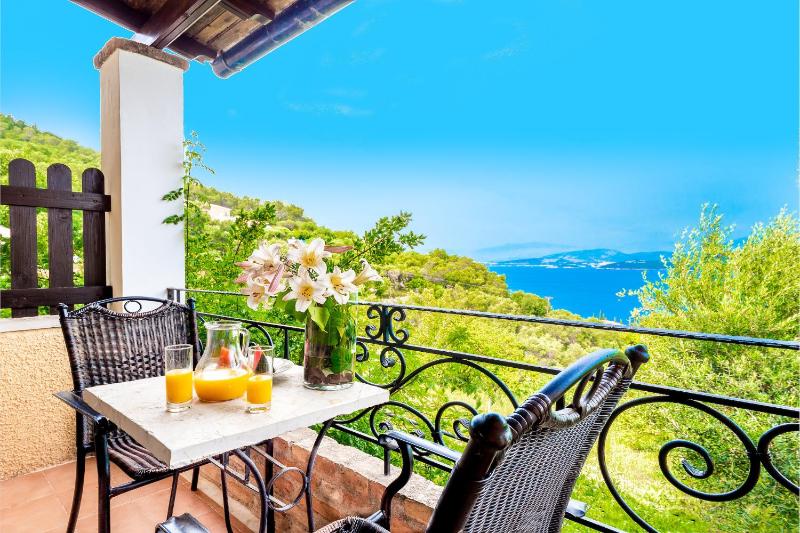 Villa Varvara Kerasia with private pool by DadoVillas - image 2