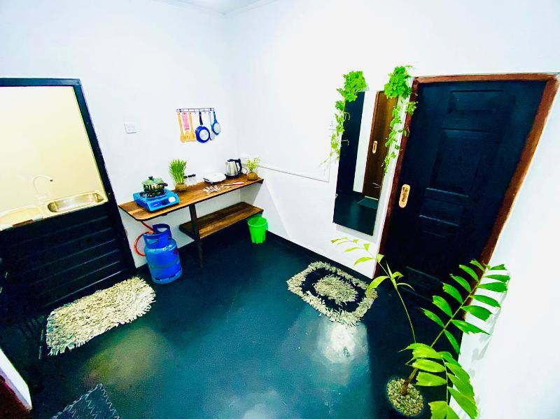 The White Villa - image 11