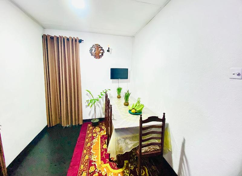 The White Villa - image 6