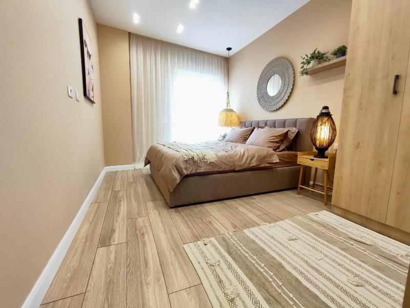 Tirana Premium Apartment with Parking - image 9