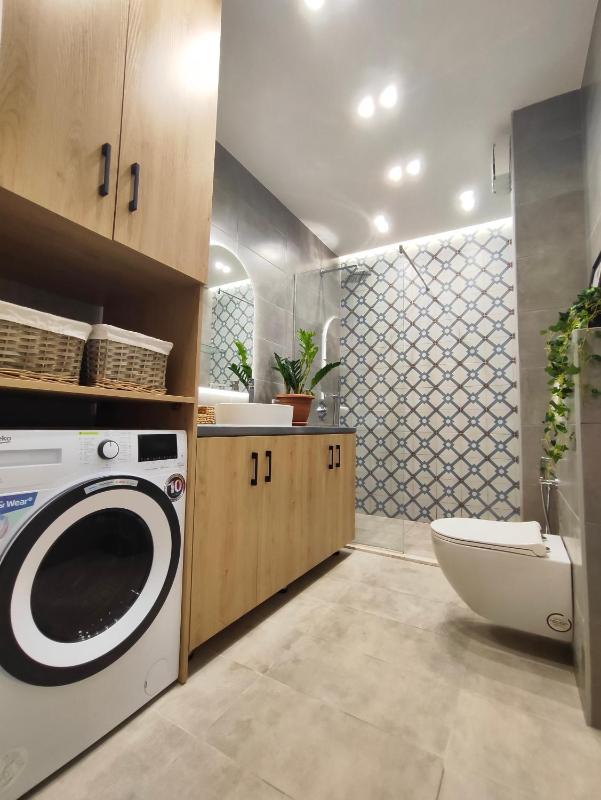Tirana Premium Apartment with Parking - image 5