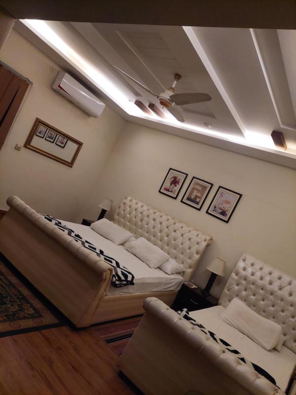 Deluxe Triple Room image 1