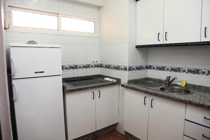 Two-Bedroom Apartment with Frontal Sea View (4-5 Adults) image 3