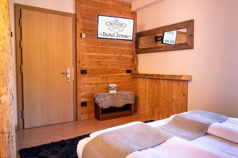 Double or Twin Room image 2