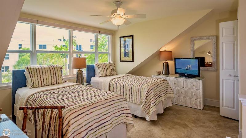 Southernmost Palms by Last Key Realty - image 26
