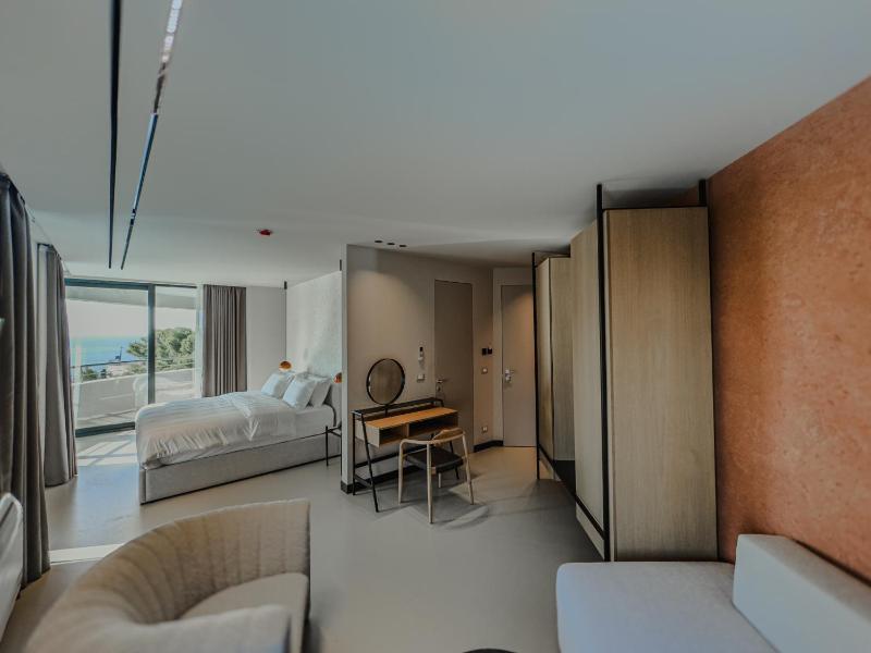 Zins Luxury Rooms - image 6