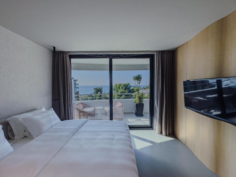 Zins Luxury Rooms - image 12