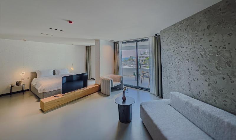 Zins Luxury Rooms - image 11