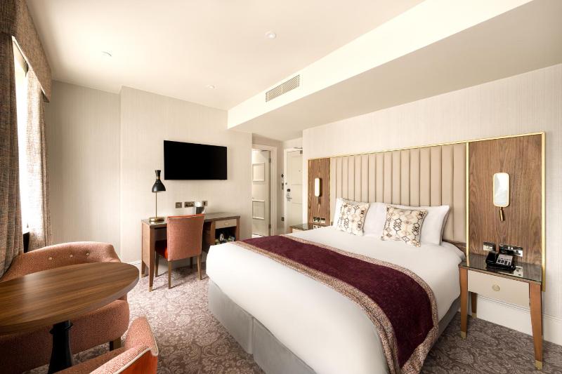 Standard Queen Room image 3