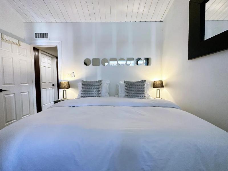 7 BR Golf Tennis SPA Lake Resort Villa - image 29