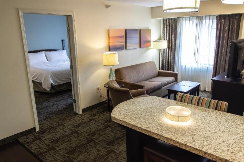 One-Bedroom King Suite with Sofa Bed image 4