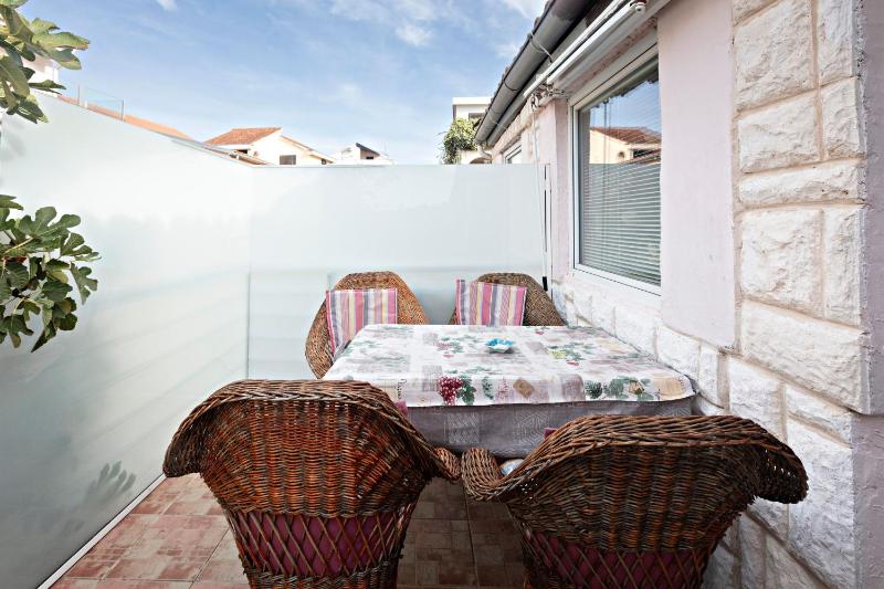 Two-Bedroom Apartment with Terrace and Sea View image 4