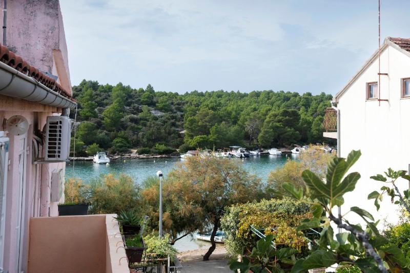 Two-Bedroom Apartment with Terrace and Sea View image 3