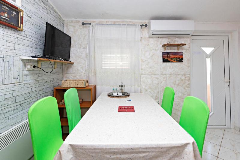 Two-Bedroom Apartment with Terrace and Sea View image 4