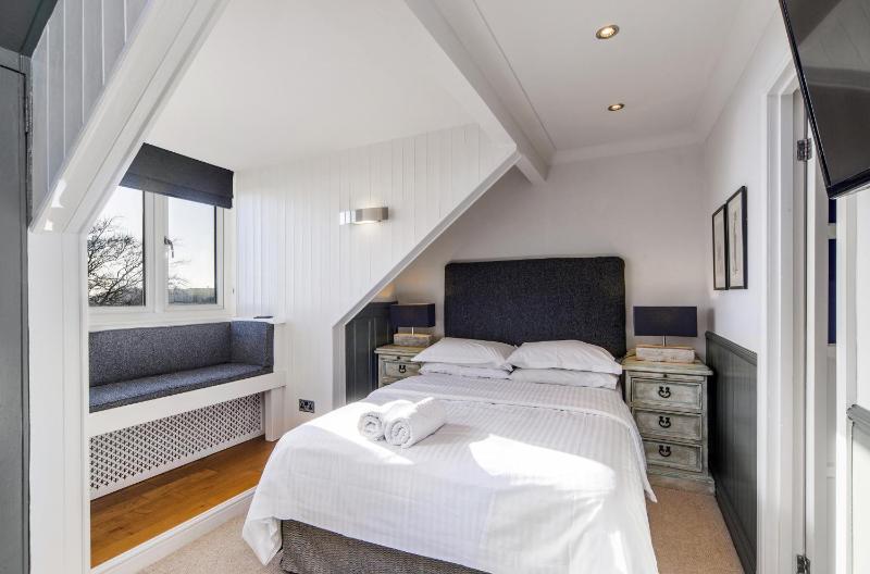 Superior Double Room image 1