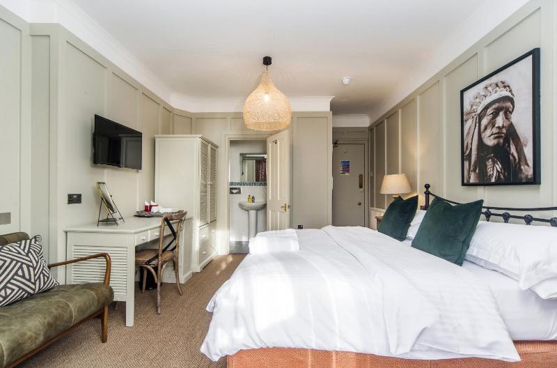 Double Room with Private Bathroom image 3
