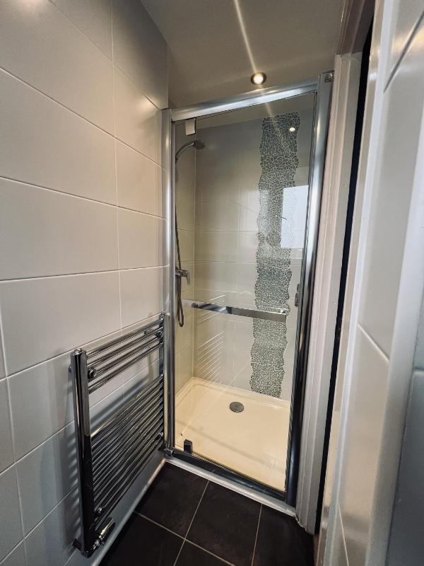 Double Room with Private Bathroom image 2