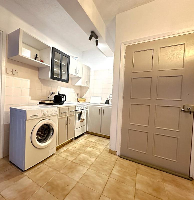 Sea and Lake Breeze 1BR Apt - image 5